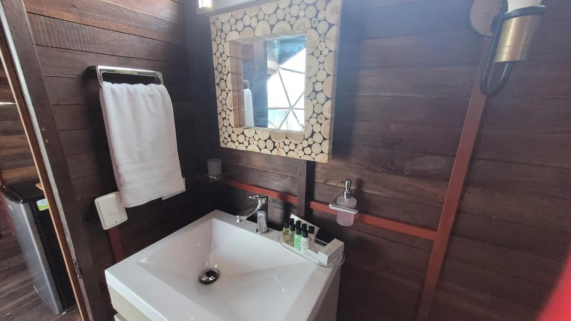 321 Surprise Beach House And Glamping Archibolds Homestay
