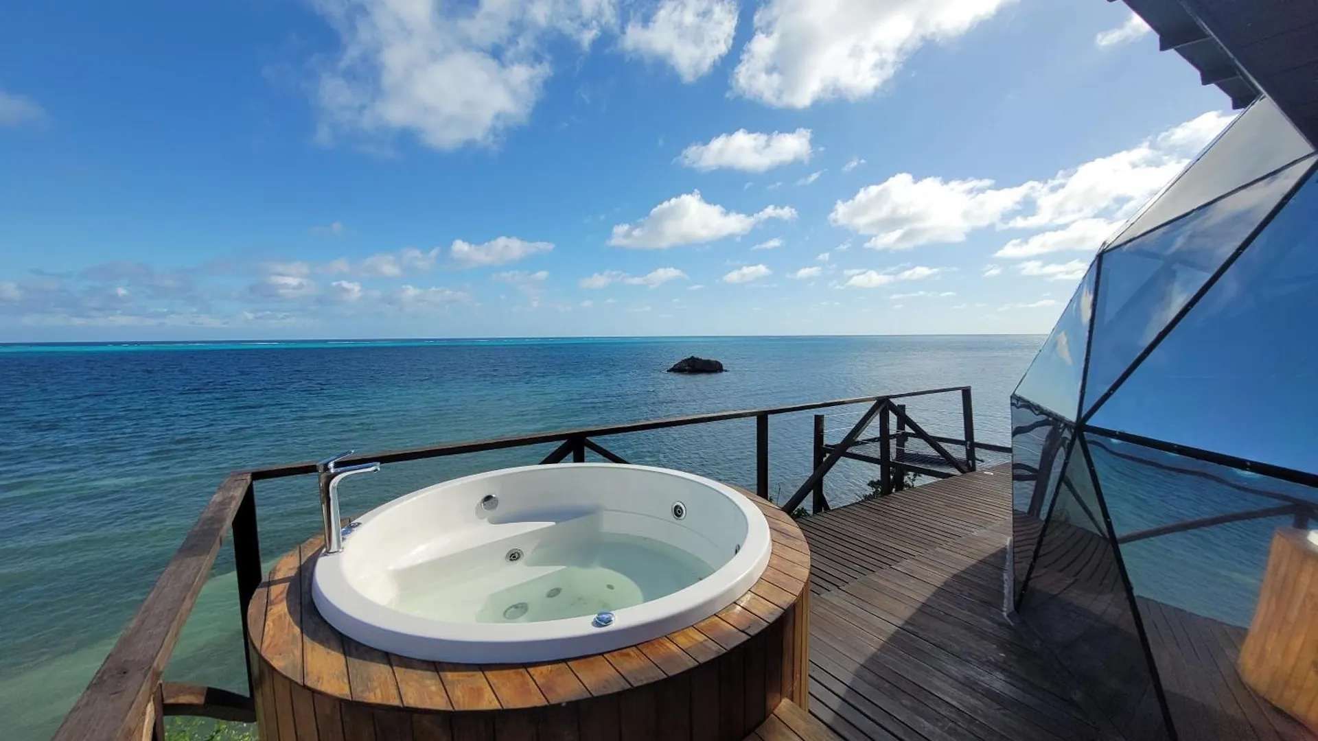 321 Surprise Beach House And Glamping contacts